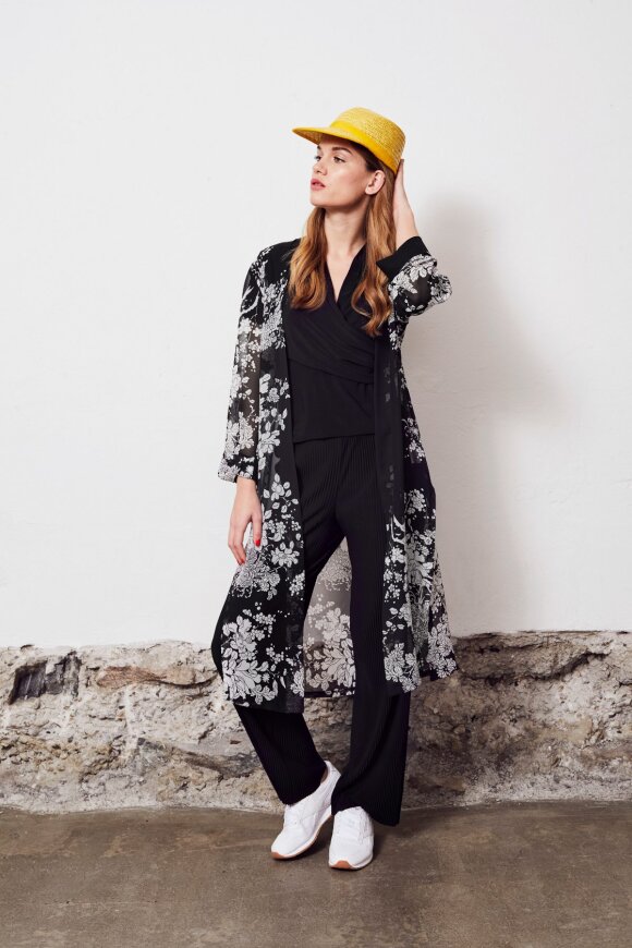 Forberedelse uøkonomisk Fortrolig Molly-Jo Kimono til enhver lejlighed sort chiffon med print - Hos Lohse