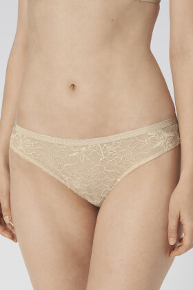 Triumph - Amourette Charm Brazillian 01 - Tai - Champagne