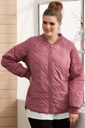 ZHENZI - Alaya 004 - Quiltet Overgangsjakke - Rosa ZHENZI - Alaya 004 - Quiltet Overgangsjakke - Rosa