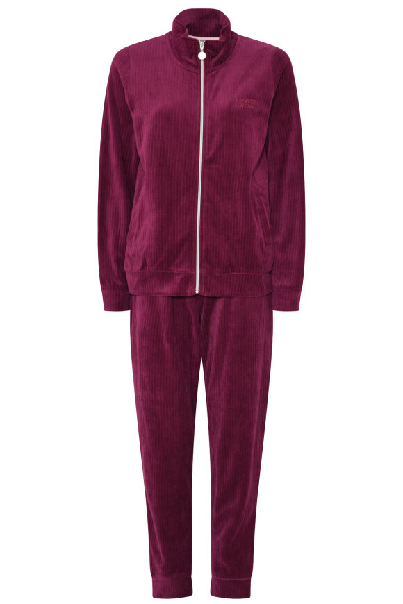 Micha - Stribet Cool Velour Sæt - Bordeaux Micha - Stribet Cool Velour Sæt - Bordeaux