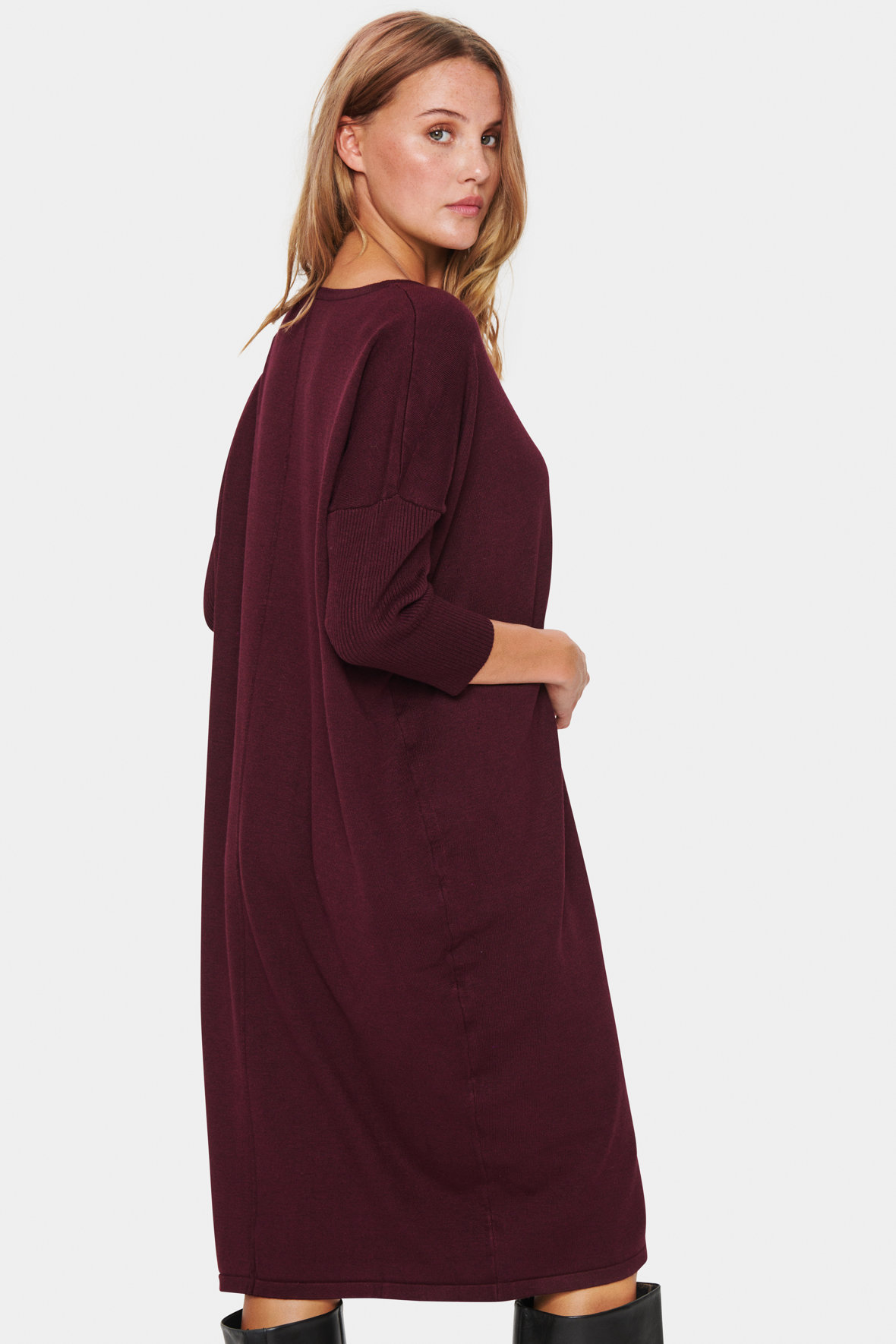 Saint Tropez MilaSZ Dress strikket bordeaux kjole til - Hos Lohse