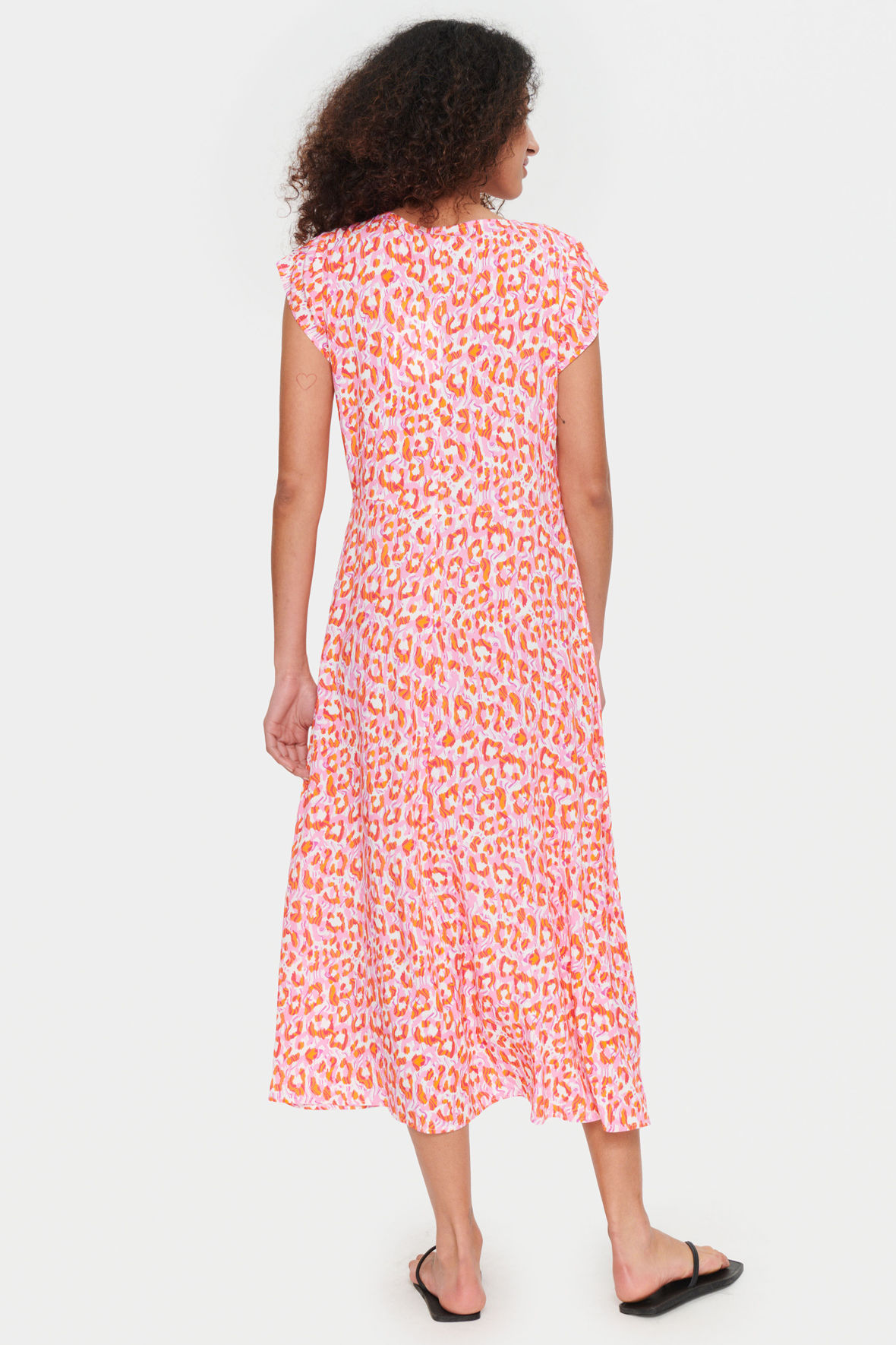 Saint Tropez sommerkjoler - her GislaSZ maxi med grafisk print - Hos Lohse