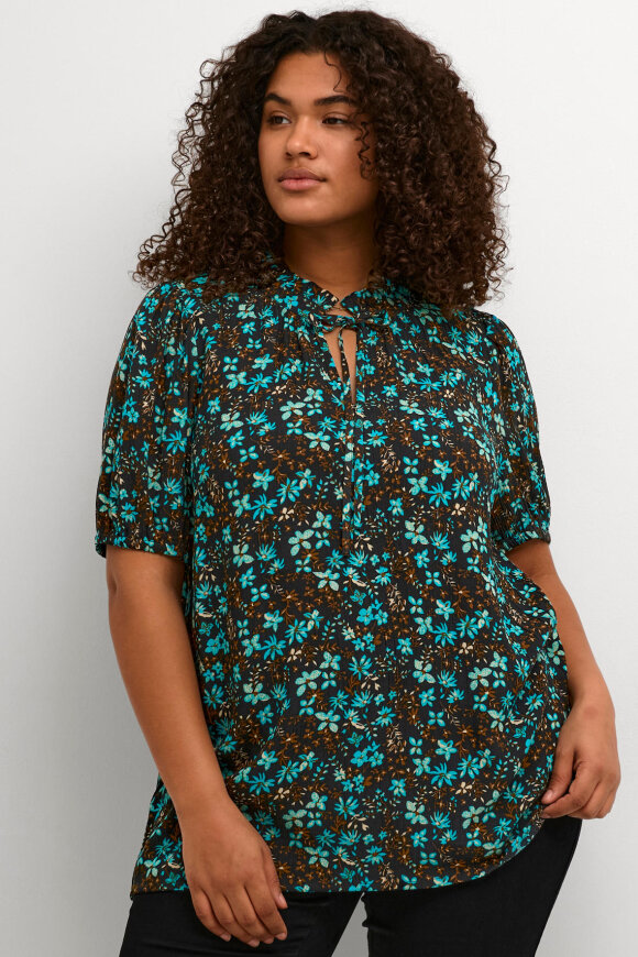 Kaffe Curve - KCMarca Ami Frill Blouse - Print Bluse - Blue Bird Flower