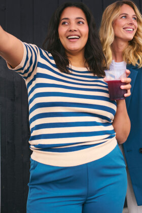 Kaffe Curve - KCMaji Short Sleeves Knit - Kortærmet Strik - Stribet