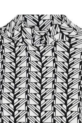 Micha - Langærmet T-shirt - Turtleneck - Grafisk Print - Sort Off White