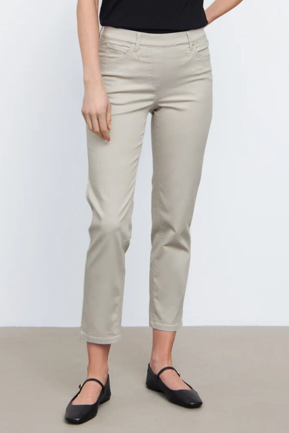 Laurie - Hannah Regular - Xtra Short Length - Grey Sand