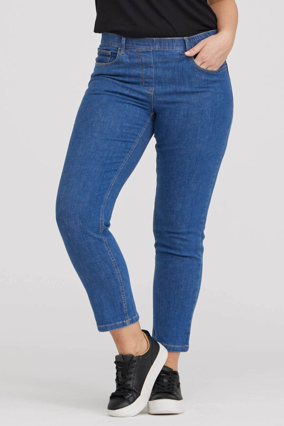 Laurie - Hannah Regular - Blue Denim Laurie - Hannah Regular - Blue Denim