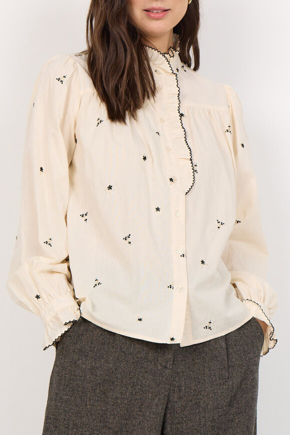 SoyaConcept - SC-Viben 1 - Detaljerig Skjorte - Creme SoyaConcept - SC-Viben 1 - Detaljerig Skjorte - Creme