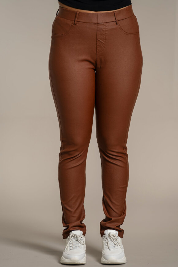 Sandgaard - Dublin - Coated Pants - Cognac Sandgaard - Dublin - Coated Pants - Cognac