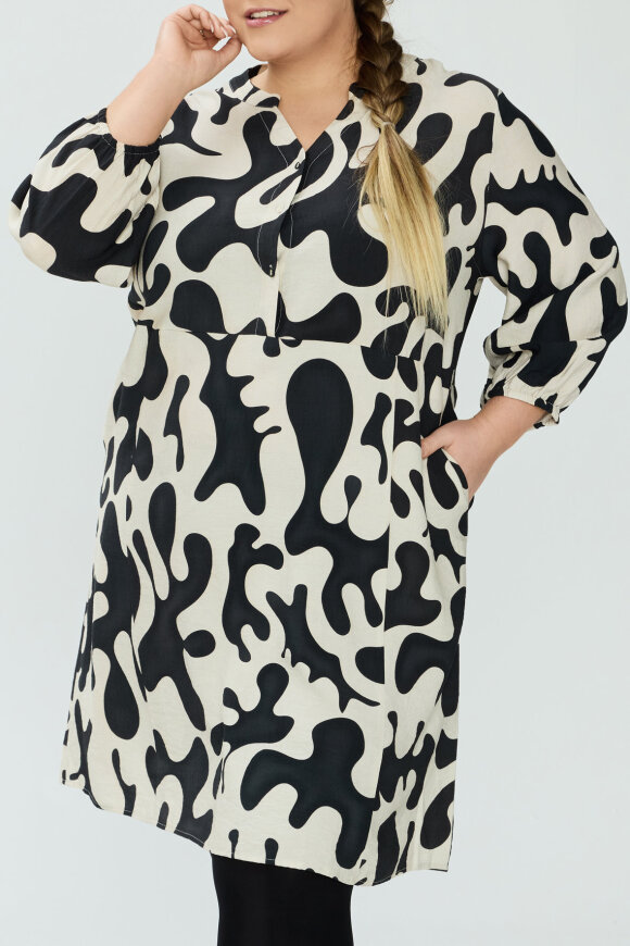 No.1 by OX - Tunika Kjole - Sort No.1 by OX - Tunika Kjole - Sort