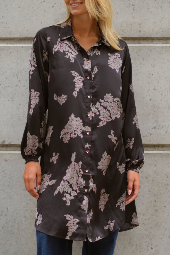 Prepair - Silje Dress - Print Skjortekjole - Sort Prepair - Silje Dress - Print Skjortekjole - Sort