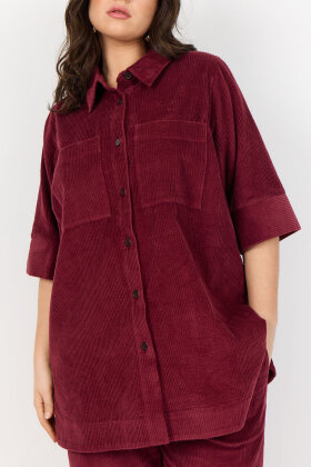 Wasabiconcept - WA-Nadin 2 - Fløjls Skjorte - Mørkerød Wasabiconcept - WA-Nadin 2 - Fløjls Skjorte - Mørkerød