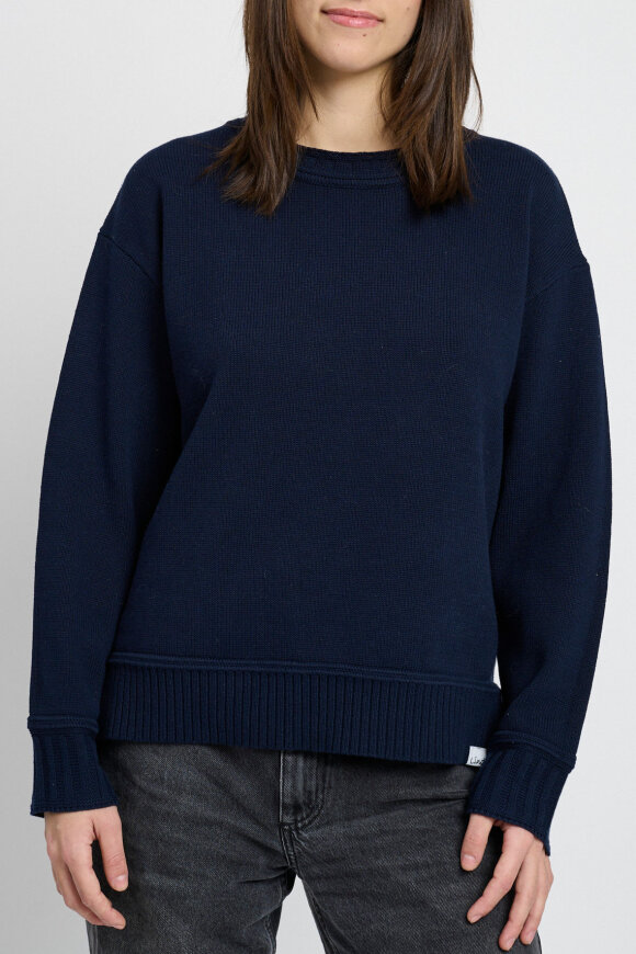 Lind - LiTrine - Strikket Pullover - Navy Lind - LiTrine - Strikket Pullover - Navy