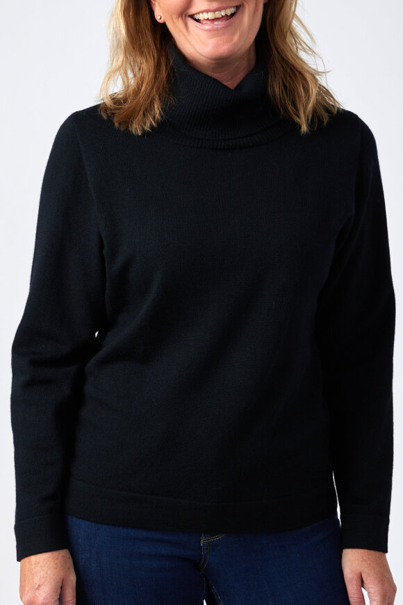 Lind - LiKirsten Strik Pullover - Sort Lind - LiKirsten Strik Pullover - Sort