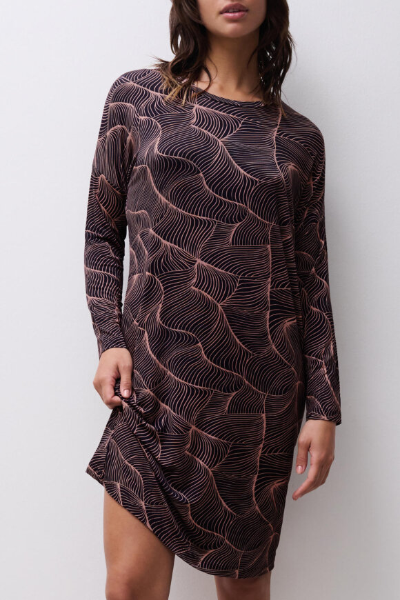 Femilet - Yara Print Natkjole - Rosa & Mørkeblå Femilet - Yara Print Natkjole - Rosa & Mørkeblå