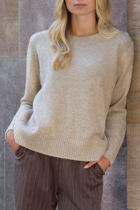 Prepair - Babara Knit - Strikket Pullover - Sand Prepair - Babara Knit - Strikket Pullover - Sand