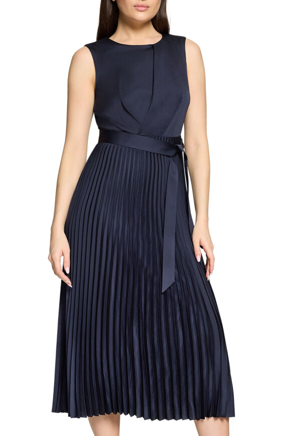 Vera Mont - Plisse Kjole Lang - Mørkeblå
