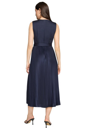Vera Mont - Plisse Kjole Lang - Mørkeblå