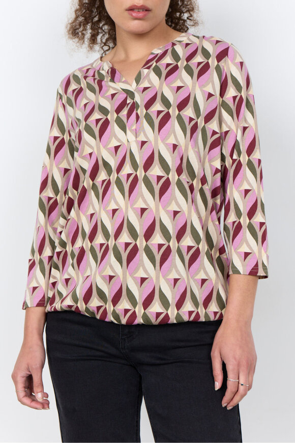 SoyaConcept - SC-Felicity AOP 552 T-shirt - Mørkerød SoyaConcept - SC-Felicity AOP 552 T-shirt - Mørkerød