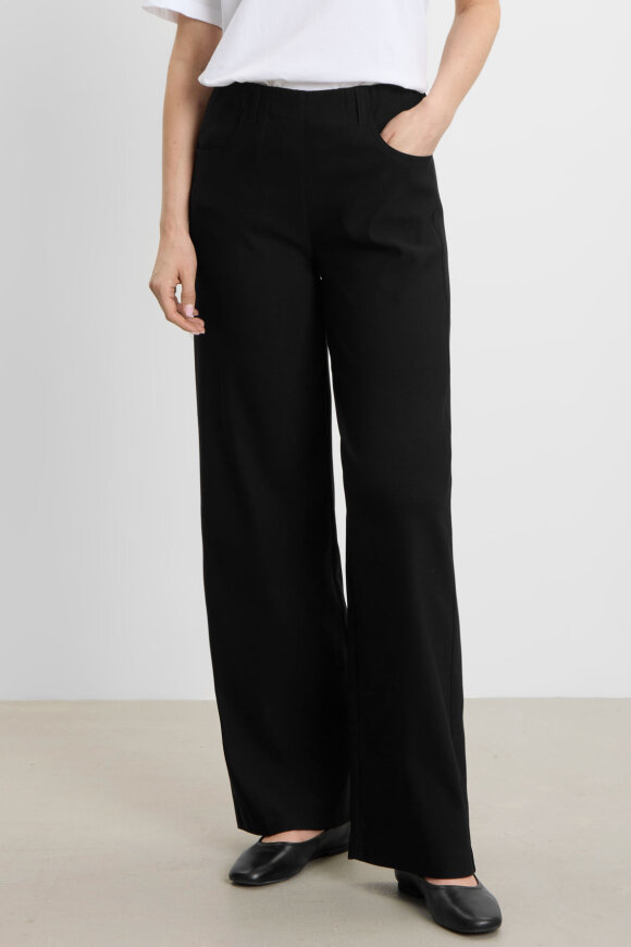 Laurie - Donna Loose Fit - Sort Laurie - Donna Loose Fit - Sort