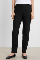 Laurie - Julia Regular - Sort Laurie - Julia Regular - Sort