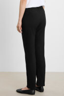 Laurie - Julia Regular - Sort Laurie - Julia Regular - Sort
